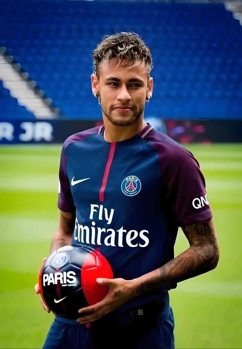 客战奇才！米奇·约翰逊：文班继续替补出战 仍有出场时间限制（客场对阵奇才，米奇·约翰逊称文班仍将替补登场且有出场时间限制）