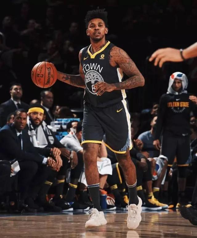 穆里尼奥：很明显我不会去执教皇马，甚至都不需要去讨论（穆里尼奥：执教皇马不可能，这个话题无需讨论）