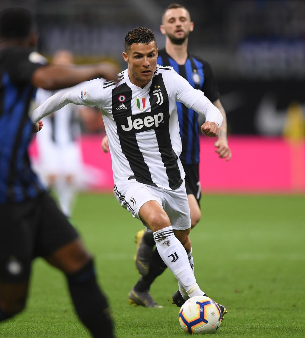 足球欧洲豪门宣布亏损，财政危机加深（欧洲足坛豪门披露亏损，财务困境加剧）