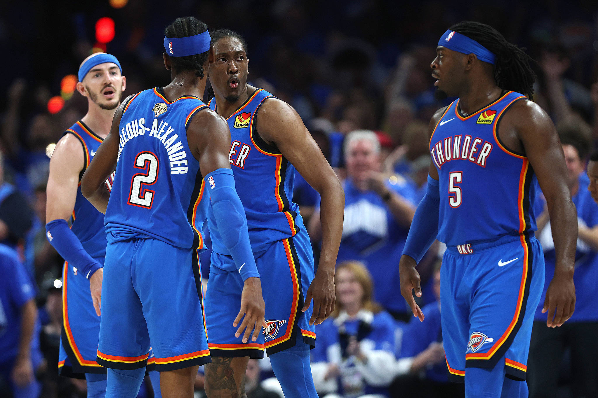 若日尼奥同时斩获欧冠&解放者杯，为达此成就的第15位球员（若日尼奥成第15位同时捧起欧冠与解放者杯的球员）