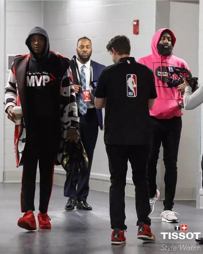 U22国足木塔力甫：命运的洪流不可阻挡，我的答案是“向前”（U22国足木塔力甫：命运洪流汹涌而至，我的选择唯有向前）