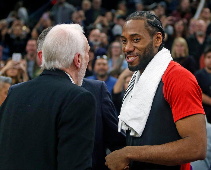 湖人惨败，詹姆斯赛后暗示球权分配有问题，没有打出团队篮球（湖人大败，詹姆斯赛后指球权分配存问题，团队篮球未能打出来）