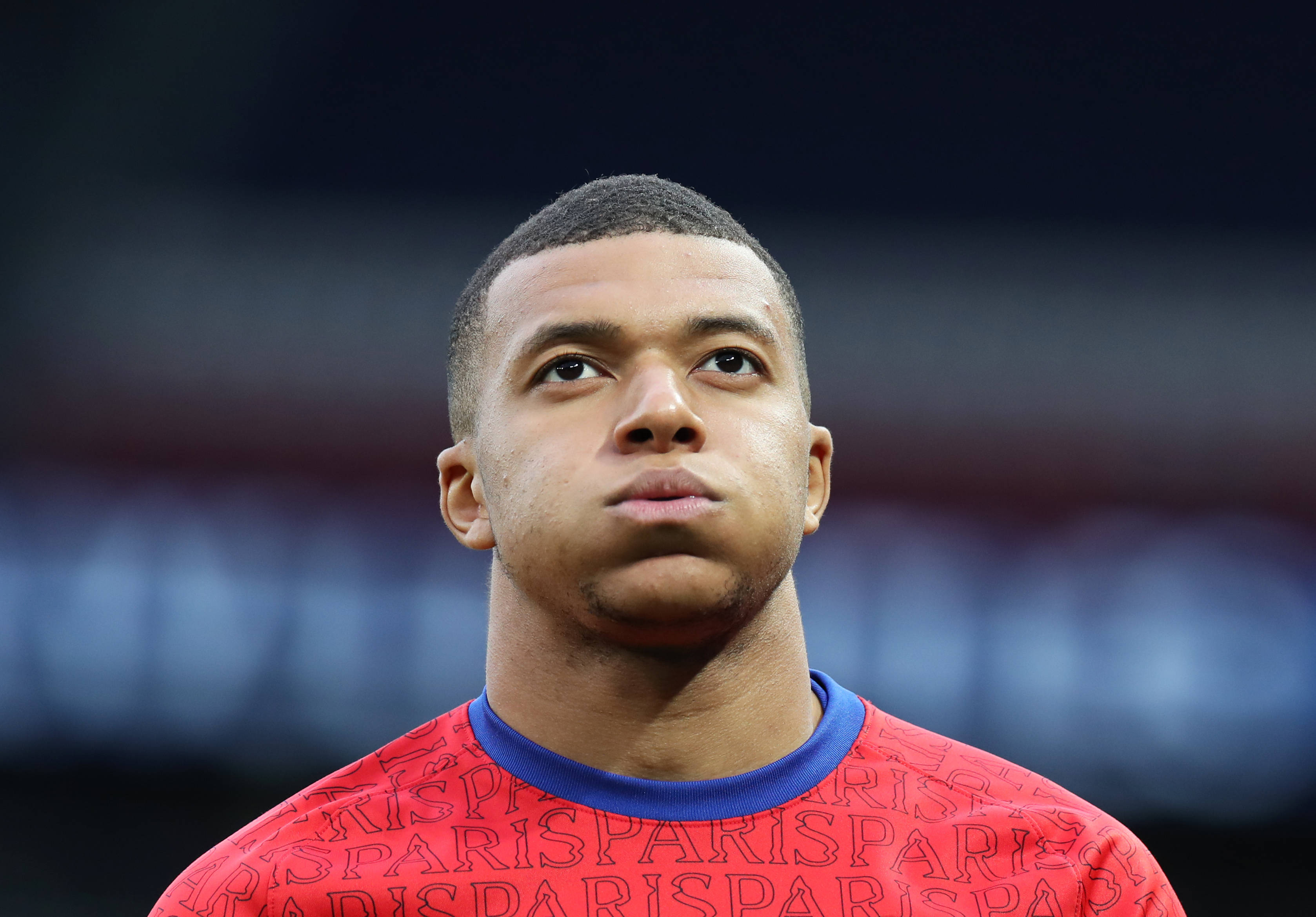 马克西半场18分2抢断，带队领先22分打爆勇士（马克西半场轰18分2断，率队早早建立22分领先痛击勇士）