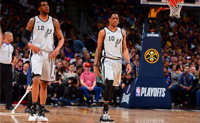 小卡纳瓦罗：在我哥光环下成长压力很大；我始终爱着那不勒斯（小卡纳瓦罗：在兄长光环下成长不易，但我对那不勒斯的爱始终如一）