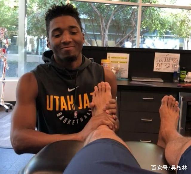 迪亚斯：希望J罗能一直留在国家队，世界杯战葡萄牙目标拿3分（迪亚斯：盼J罗长期留队，世界杯对葡萄牙力争全取三分）