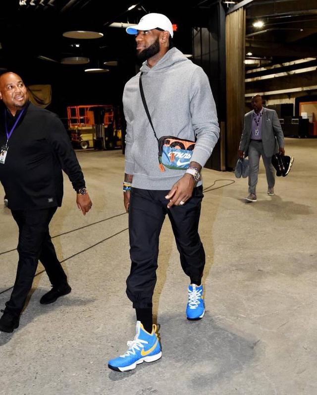 2025／26赛季英超：雪上加霜！曼联核心三人伤缺水晶宫硬仗（英超2025／26：曼联三大核心伤停，水晶宫恶战前再遭打击）