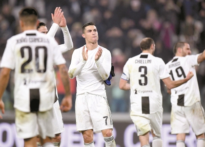 3300万观众疯看！保罗约书亚大战收视封神？一对比泰森那场，直接被秒成渣...（3300万观众狂追！保罗对决约书亚收视爆表？与泰森之战相比，高下立判）