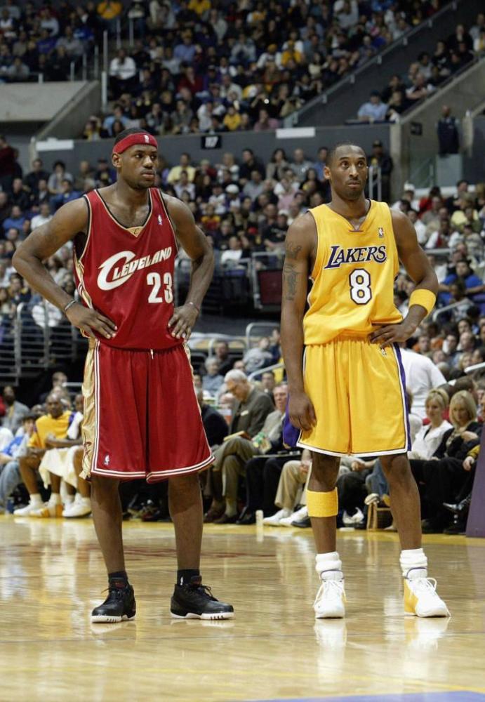 拜仁本赛季12轮保持不败，领跑积分榜，轰入44球，攻防俱佳，明日将迎战柏林联合。（拜仁前12轮不败领跑德甲，已入44球攻守俱优，明日迎战柏林联合）