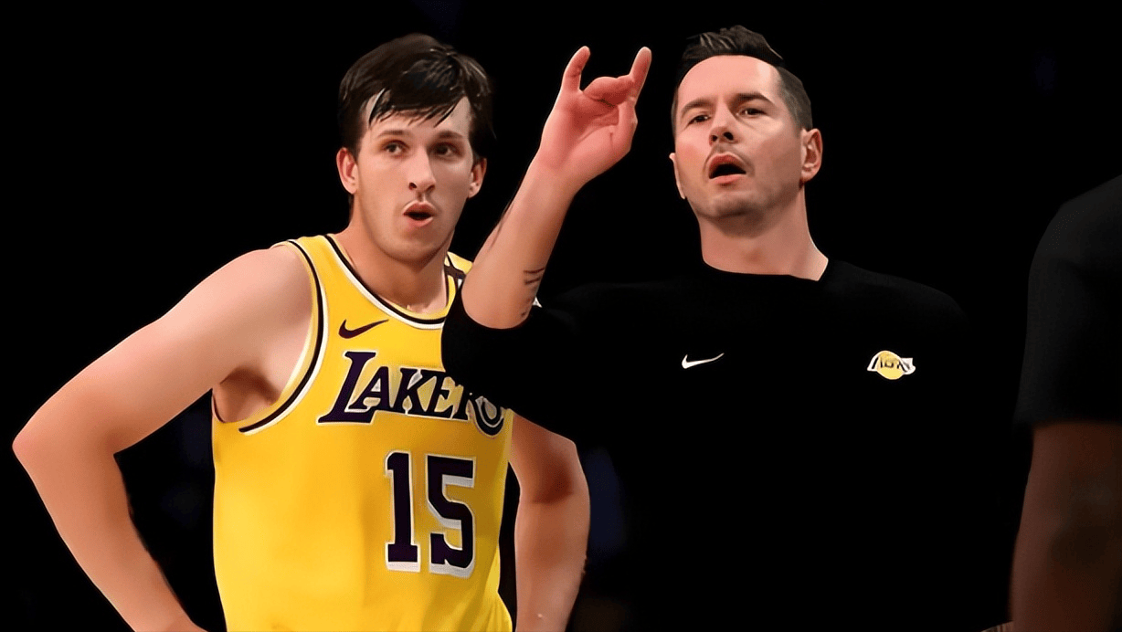 阿斯：贝蒂斯将效仿安东尼模式，打算明年夏窗买断阿姆拉巴特（阿斯报：贝蒂斯拟按安东尼模式运作，明夏买断阿姆拉巴特）