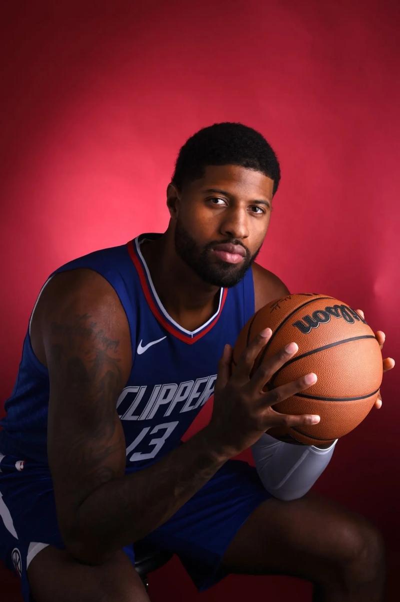 里夫斯：我和浓眉的感情很深，他是我能走到今天的重要原因（里夫斯：我与浓眉情谊深厚，他是我走到今天的关键因素）