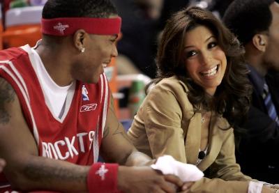 差距较大！湖人半场8罚5中全部来自于东契奇 马刺则是19罚16中（半场罚球悬殊：湖人8罚5中全来自东契奇，马刺19罚16中）