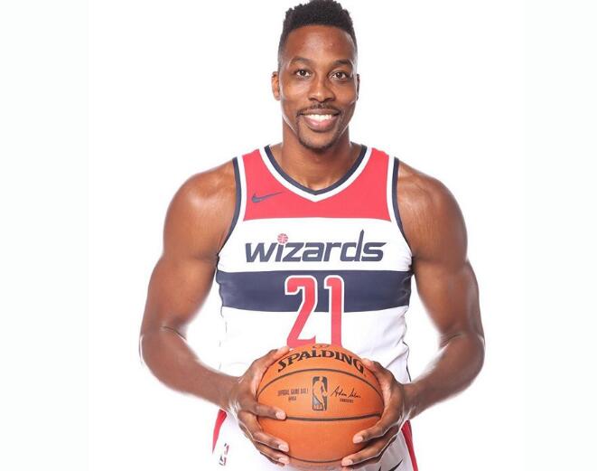 拉菲尼亚：巴西球员不自律的刻板印象已过时；曾想过放弃足球（拉菲尼亚称“巴西球员不自律”已是陈旧偏见；他曾一度想放弃足球）