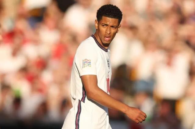 泰晤士报：2026世界杯引入新规，教练或球员中场时需接受采访（泰晤士报：2026年世界杯将启用新规，中场休息阶段教练或球员需接受采访）