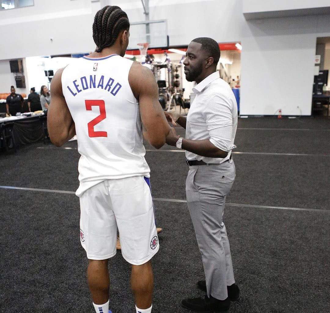 怀特：布朗始终想为球队做的更多，失利是所有人的责任（怀特：布朗一直希望为球队多作贡献，输球是全队共同的责任）