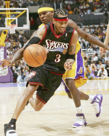 奥萨苏纳vs皇家社会：劳尔-加西亚、博约莫首发，奥亚萨瓦尔、贡萨洛-格德斯出战（奥萨苏纳迎战皇家社会：劳尔-加西亚、博约莫先发，奥亚萨瓦尔与贡萨洛-格德斯登场）