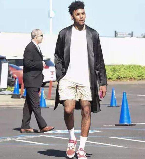 卡卢卢：很高兴看到布雷默回归；我感觉自己更像个领袖了（卡卢卢：布雷默归来令我欣喜，我自觉更具领袖担当）