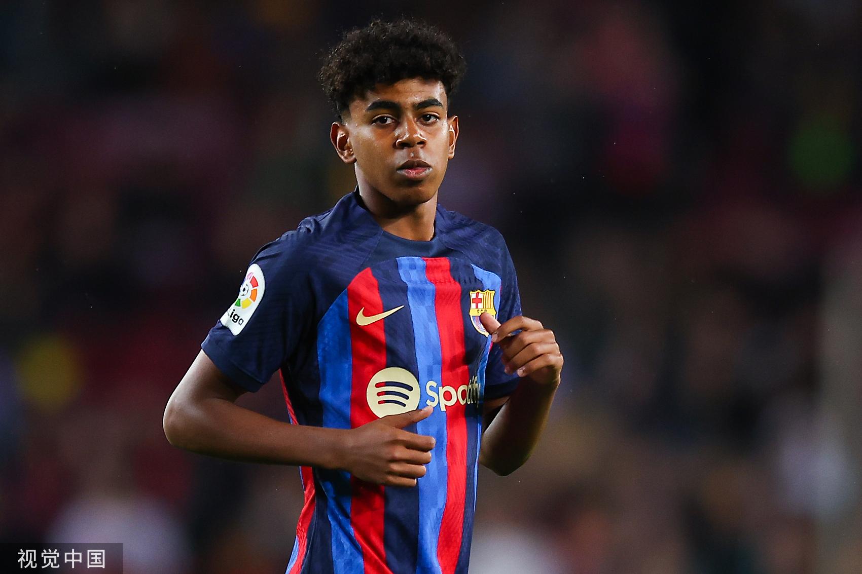 篮球赛场风云变幻，勇士迎战公牛，多方主力缺阵，比赛悬念重重（勇士对阵公牛，多位主力缺席，赛场变数丛生）