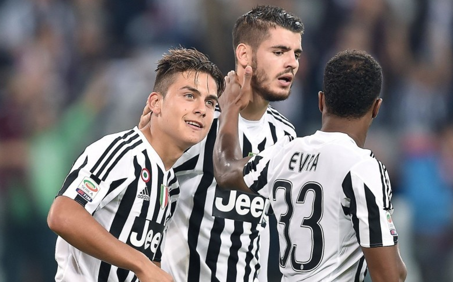 图片报：多特内部认为小贝林踢得过于保守，不过仍然信任他（图片报：多特内部认为小贝林风格偏谨慎，但对他的信任未动摇）